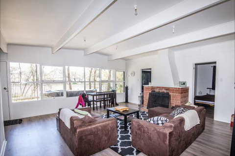 River Shack Rentals - Living The Dream - Accommodation NT 107