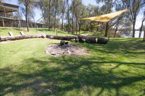 River Shack Rentals - Living The Dream - Accommodation NT 109