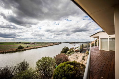 River Shack Rentals - Living The Dream - Accommodation NT 26