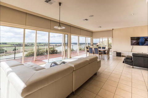 River Shack Rentals - Living The Dream - Accommodation NT 29