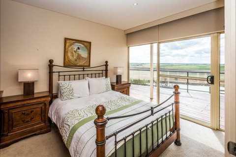 River Shack Rentals - Living The Dream - Accommodation NT 31