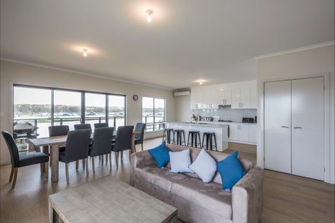 River Shack Rentals - Living The Dream - Accommodation NT 89