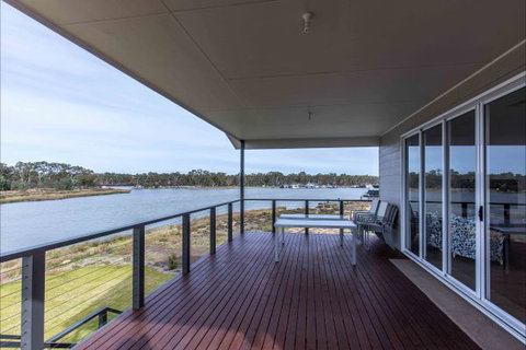 River Shack Rentals - Living The Dream - Accommodation NT 111