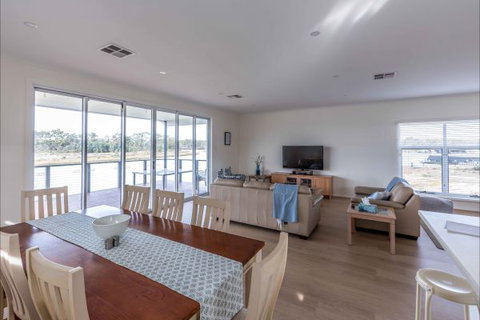 River Shack Rentals - Living The Dream - Accommodation NT 112