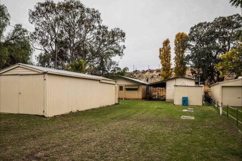 River Shack Rentals - Living The Dream - Accommodation NT 74