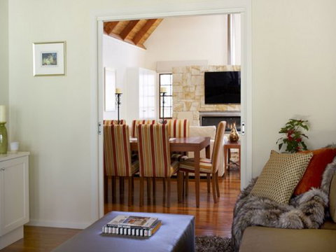 Grevillea Chalet - Accommodation NT 3