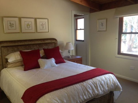 Grevillea Chalet - Accommodation NT 6