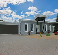 Poolside - NT Tourism