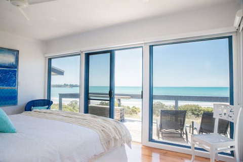 The Shore -Beachfront Accommodation - Accommodation NT 4