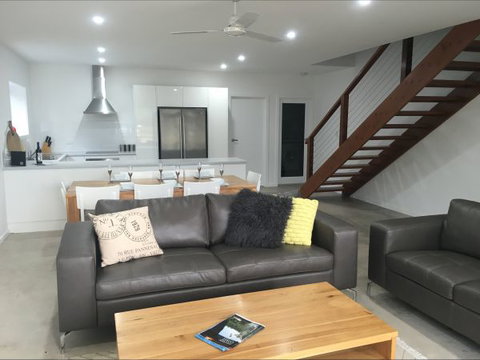 The Shore -Beachfront Accommodation - Accommodation NT 1