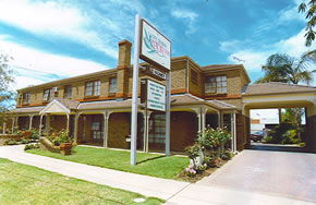 City Colonial Motor Inn - Accommodation NT 2