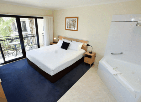 Aquarius Luxury Apartments - Accommodation NT 1