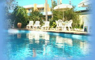 Aquatic Waterfront Motel - Accommodation NT 2