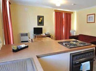 Alanvale Apartments & Motor Inn - Accommodation NT 4