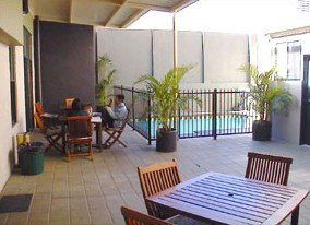 Globe Backpackers - NT Tourism 0