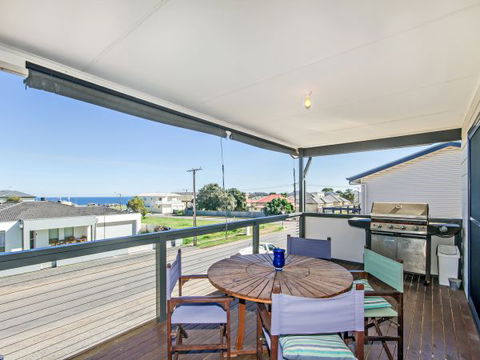 Century 21 SouthCoast: Whinnerah Sunsets - Accommodation NT 1
