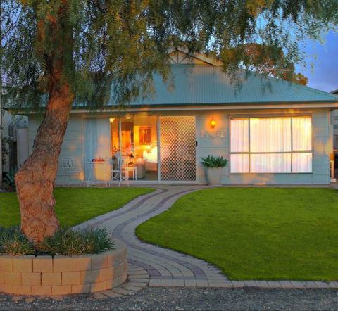 17 QED Lakehouse - Accommodation NT 0