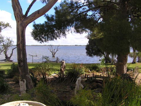 Barmera North Lake Caravan Park - Accommodation NT 2