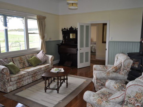 Beth's Cottage Roaring 40s - Accommodation NT 3