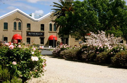 Golden Chain Wine Village Motor Inn - Accommodation NT 8