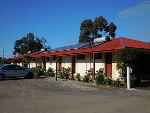 Inglewood Motel And Caravan Park - Accommodation NT 1
