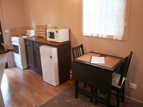 Lotus Lodges: Hush Cottage & Charmed Cabin - Accommodation NT 8