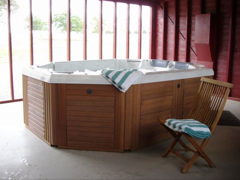 Lochinver Farm Homestead And Cottages - Accommodation NT 8