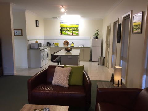 Lyreen's Apartment Bed And Breakfast - Accommodation NT 7