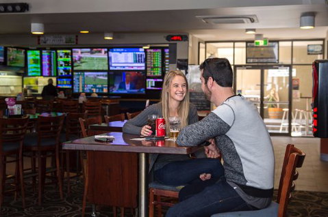 Pedens Hotel - Accommodation NT 1