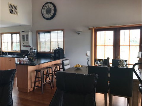 Rutherglen Christmas Trees Farm Stay - Accommodation NT 2