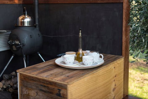 Shacky In The Olive Grove - Accommodation NT 4