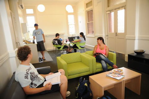 Yarra House - Accommodation NT 5