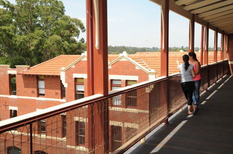 Yarra House - Accommodation NT 8