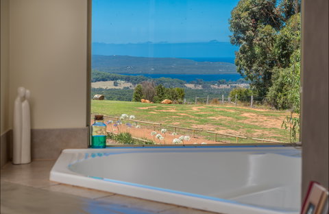 Chimes Spa Retreat - Accommodation NT 1