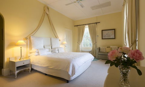 Faversham House - Accommodation NT 0