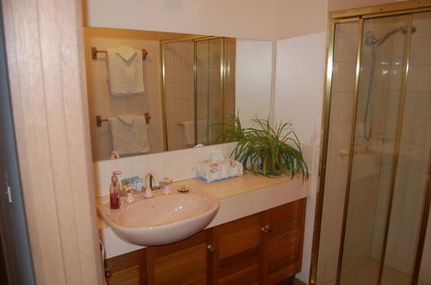 Gisborne BnB Peonies And Pomegranates  - Accommodation NT 5