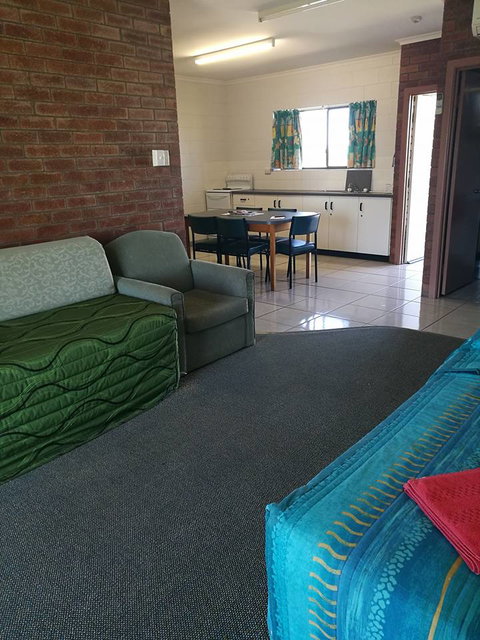 Sandpiper Motel - Accommodation NT 8