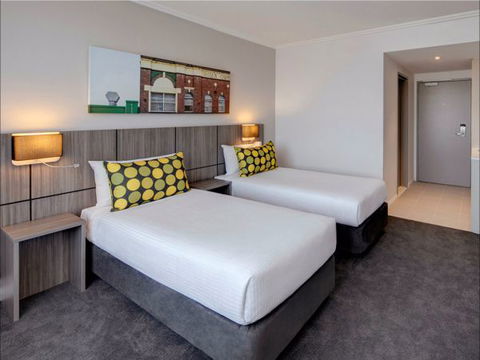Travelodge Hotel Bankstown Sydney - Accommodation NT 2
