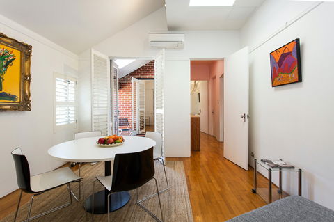 Boutique Apartment Redfern - Accommodation NT 6