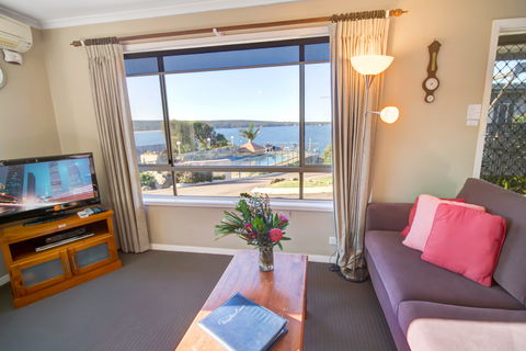 Eagle Heights Holiday Units - Scenic Unit - Accommodation NT 7