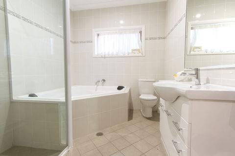 Harvest Lodge - Accommodation NT 7
