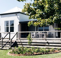 Rose Cottage with Vineyard Views - Accommodation NT