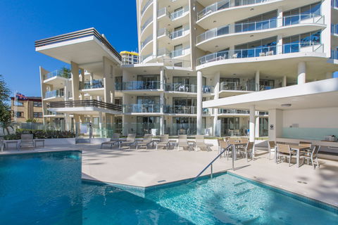 St George's Defence Holiday Suites Incorporating The Garland Luxury Apartments - Accommodation NT 2