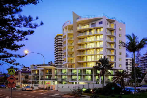 St George's Defence Holiday Suites Incorporating The Garland Luxury Apartments - Accommodation NT 3