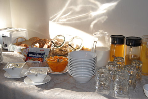 Airlie House Motor Inn - Accommodation NT 2