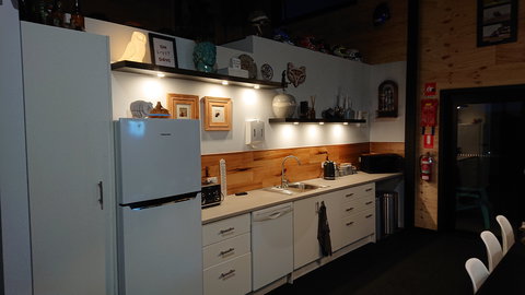 Bed In A Shed Tasmania - Accommodation NT 2