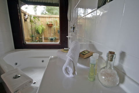 Bendles Cottages And Country Villas - Accommodation NT 2