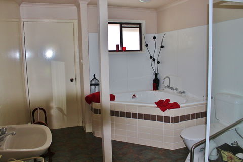 Dartmouth Motor Inn - Accommodation NT 0