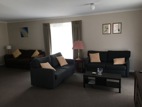 Dartmouth Motor Inn - Accommodation NT 2