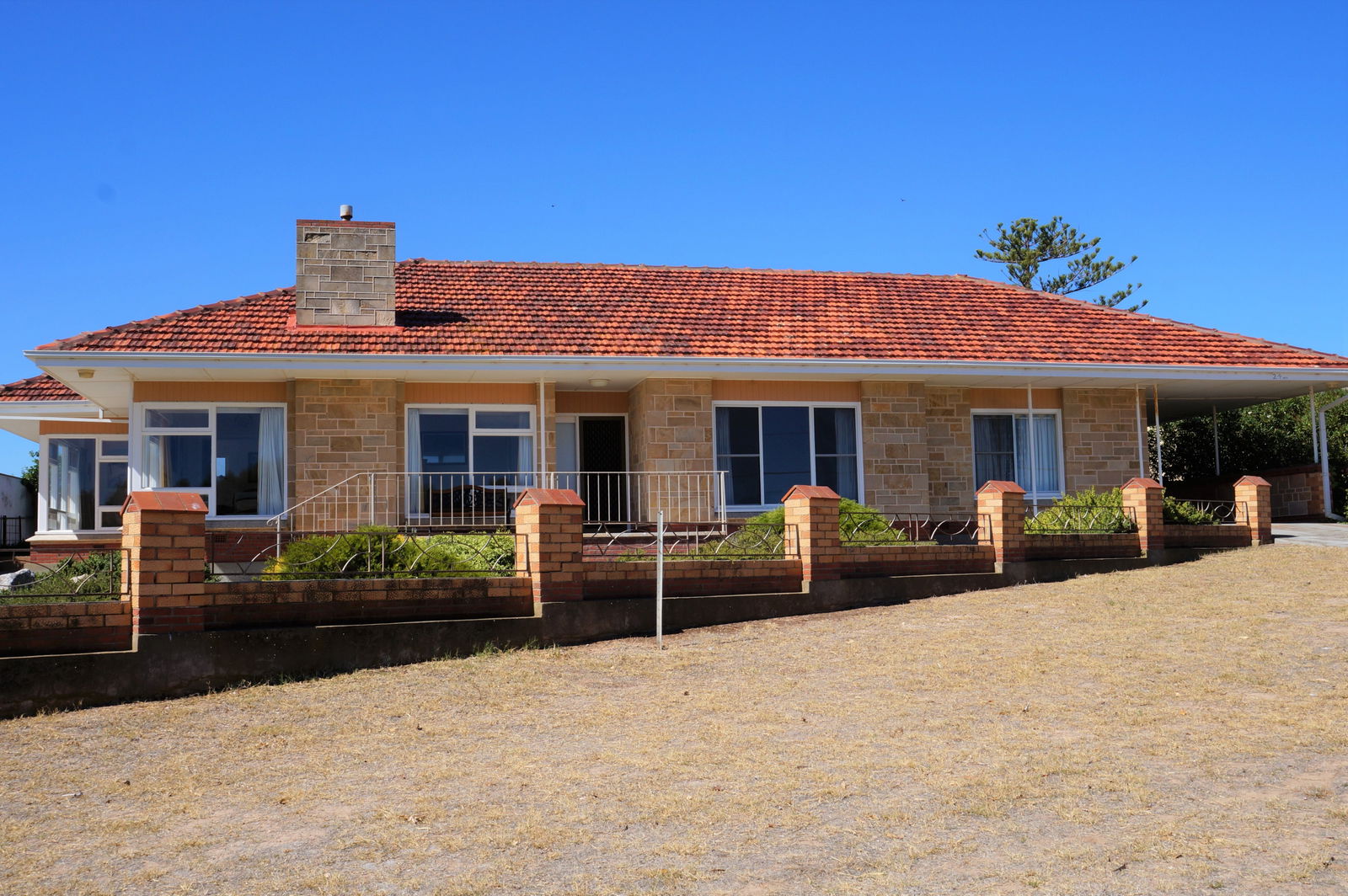  Accommodation NT